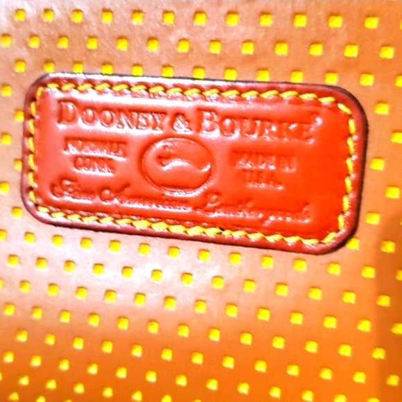 NWOT DOONEY & BOURKE CABRIO LEATHER DOT SHOULDER BAG - Picture 4 of 17